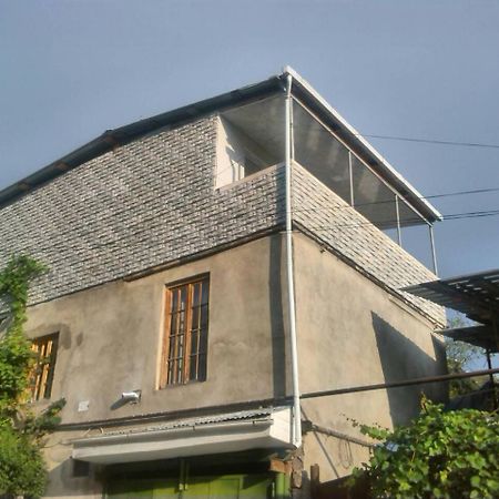 Georgian Hosts Tbilisi Hotel Exterior foto