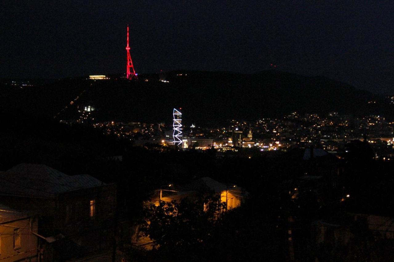 Georgian Hosts Tbilisi Hotel Exterior foto